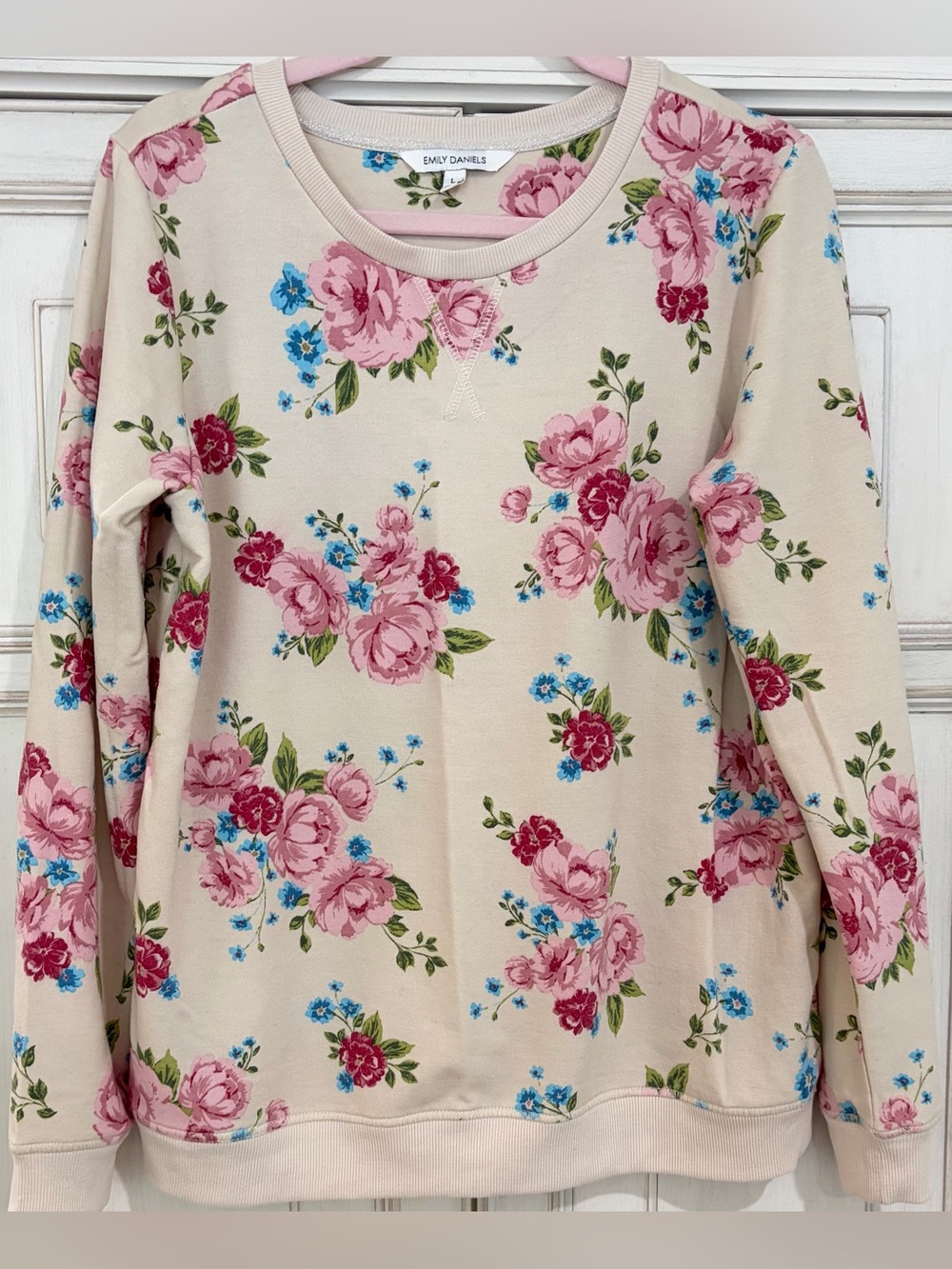 PRELOVED SZ L Emily Daniels Cream Floral Sweatshirt - Pink & Blue Roses